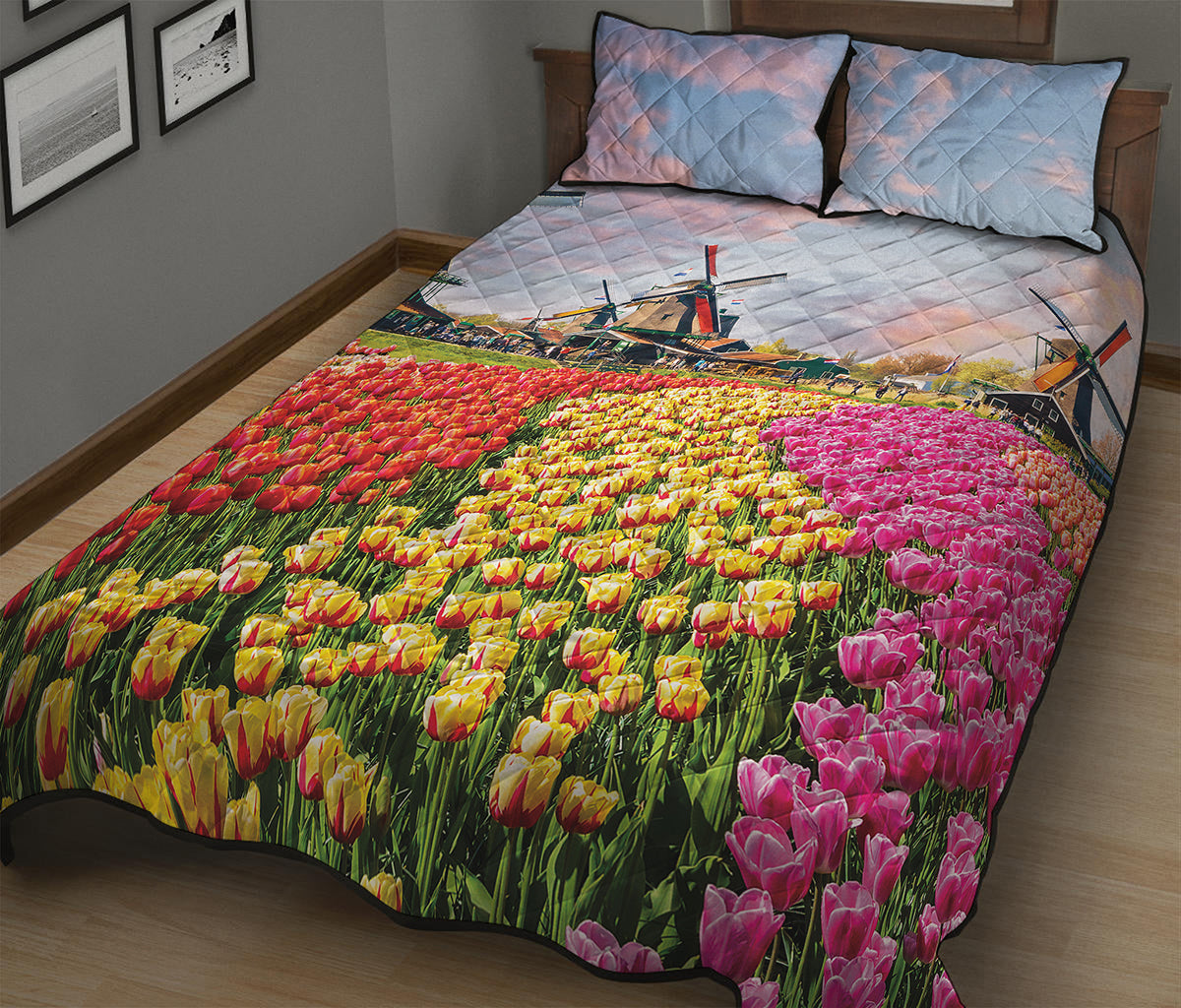 Tulip Field Print Quilt Bed Set
