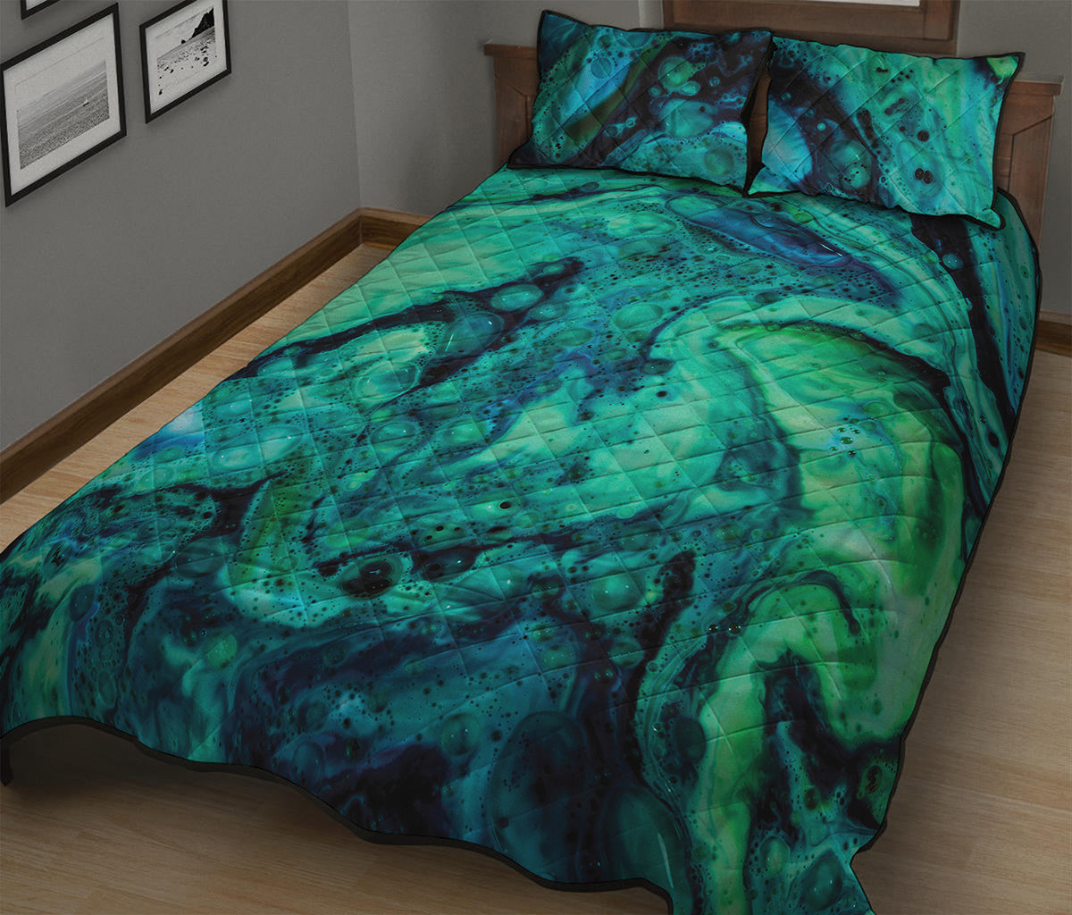Turquoise Acid Melt Print Quilt Bed Set