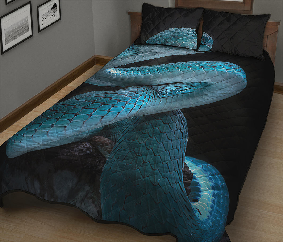 Turquoise Snake Print Quilt Bed Set