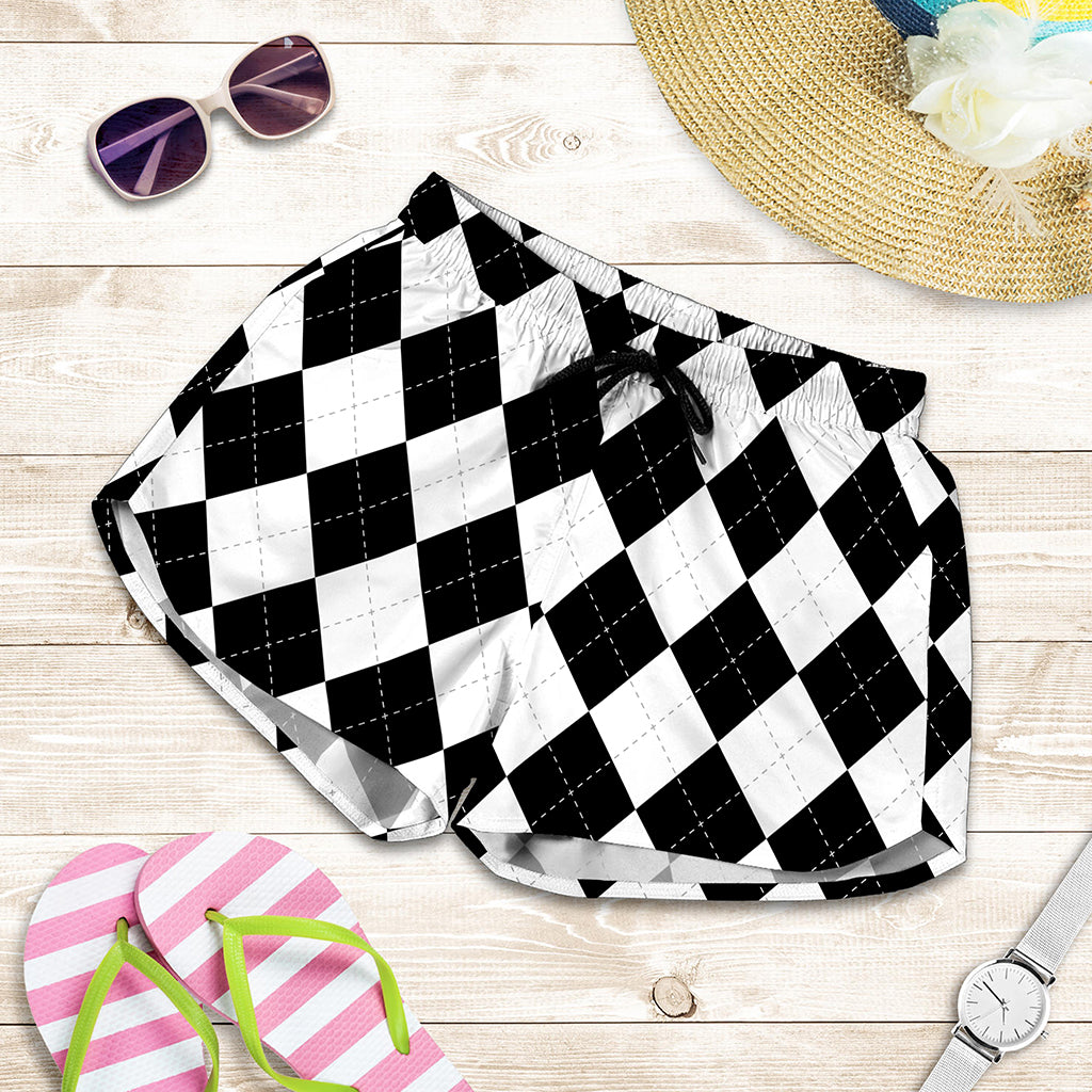 White And Black Argyle Pattern Print Women's Shorts