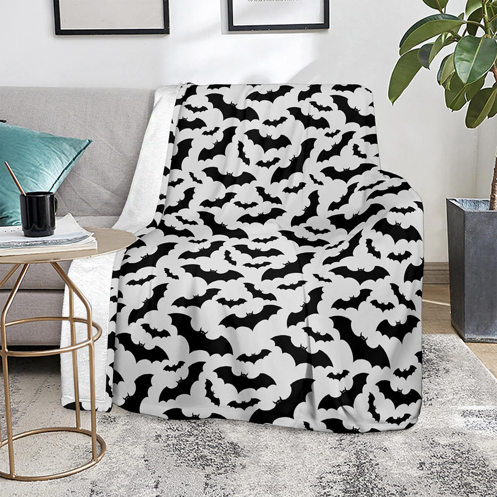 White And Black Halloween Bat Print Blanket