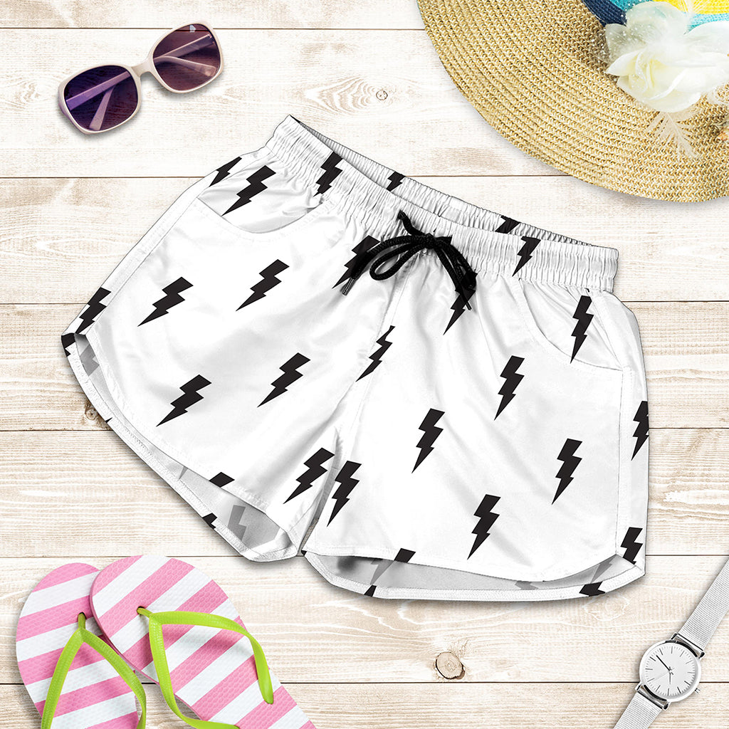 White And Black Lightning Pattern Print Women's Shorts