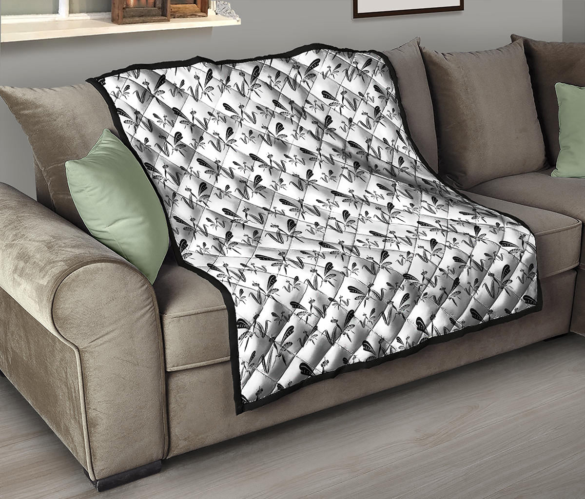 White And Black Mantis Pattern Print Quilt