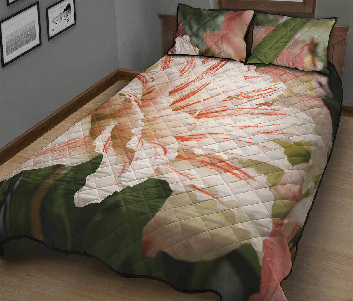 White And Pink Amaryllis Print Quilt Bed Set