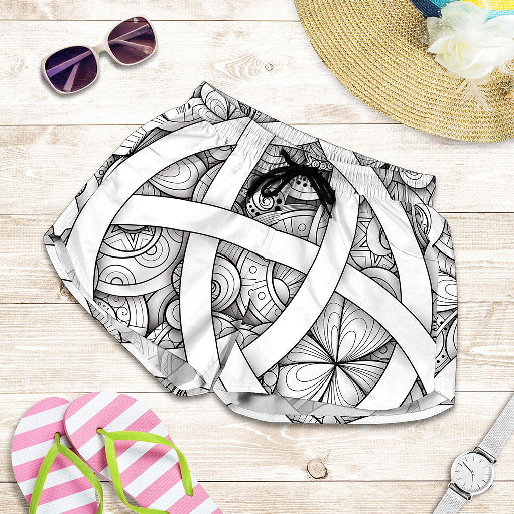White Celtic Trinity Knot Symbol Print Women's Shorts