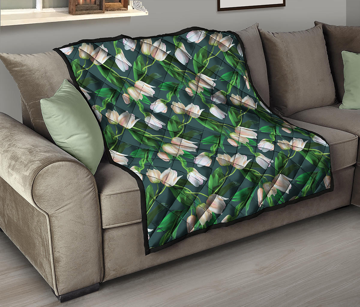 White Tulip Pattern Print Quilt