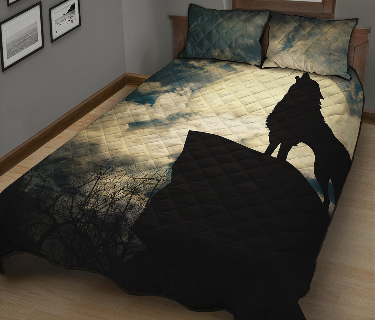 Wolf Howling At The Full Moon Print Quilt Bed Set