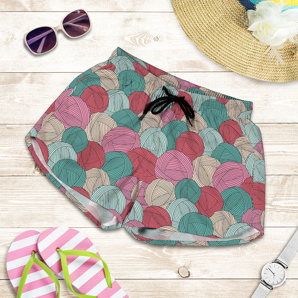 Yarn Balls Pattern Print Women's Shorts
