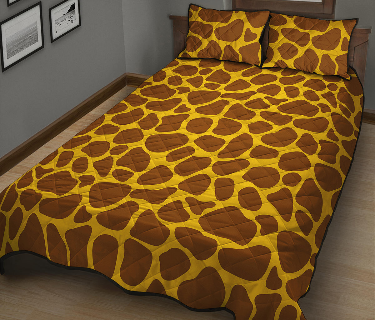 Yellow Brown Giraffe Pattern Print Quilt Bed Set