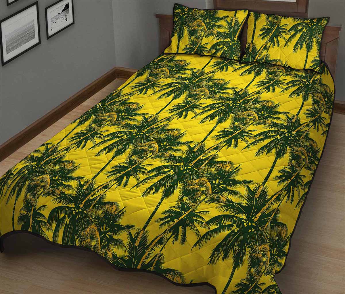 Yellow Palm Tree Pattern Print Quilt Bed Set