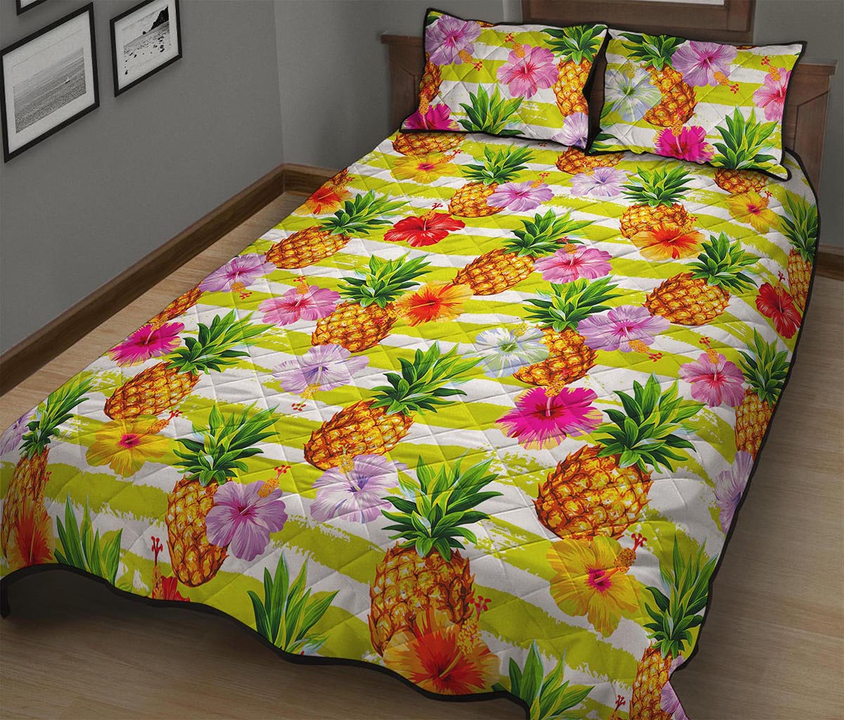 Yellow Striped Pineapple Pattern Print Quilt Bed Set