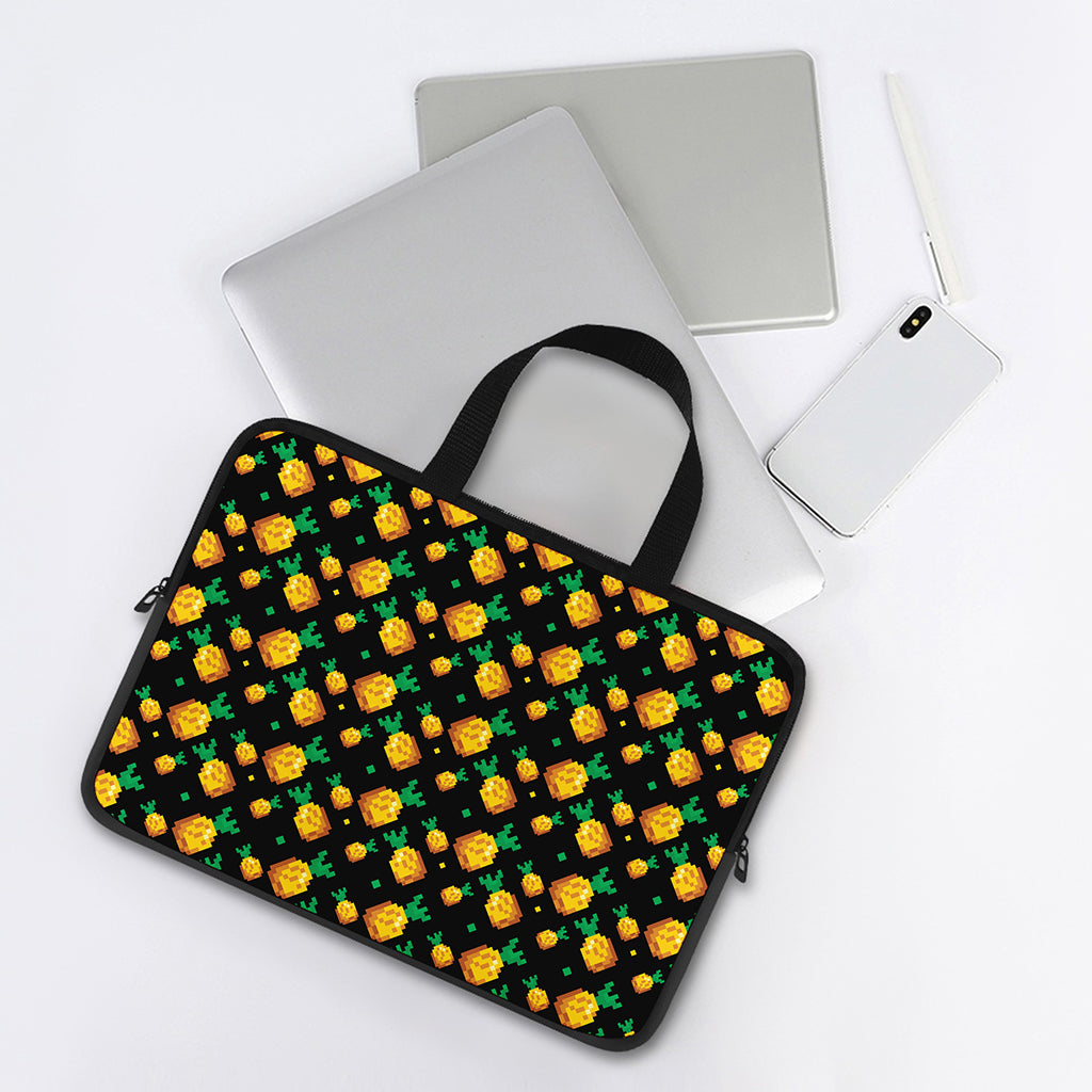 8-Bit Pixel Pineapple Print Laptop Sleeve With Handle