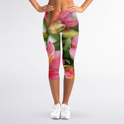 Alstroemeria Flower Print Women's Capri Leggings