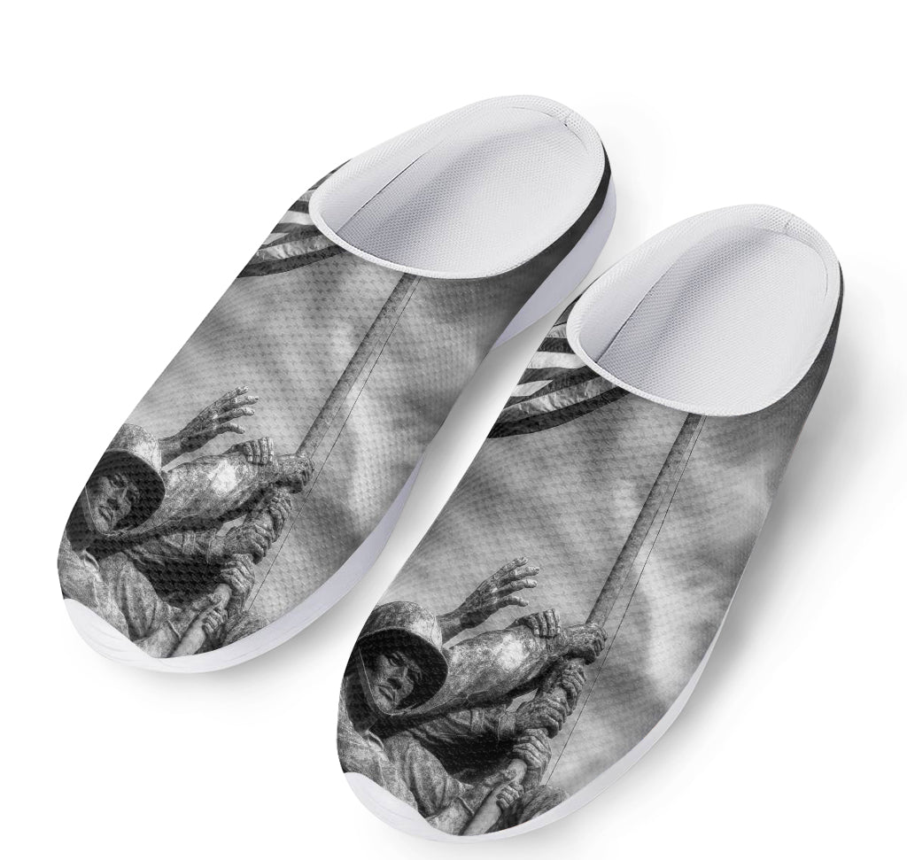 American War Memorial Print Mesh Casual Shoes