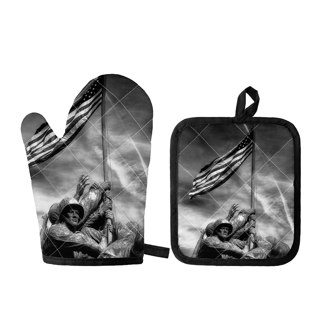 American War Memorial Print Oven Mitt And Pot Holder Set
