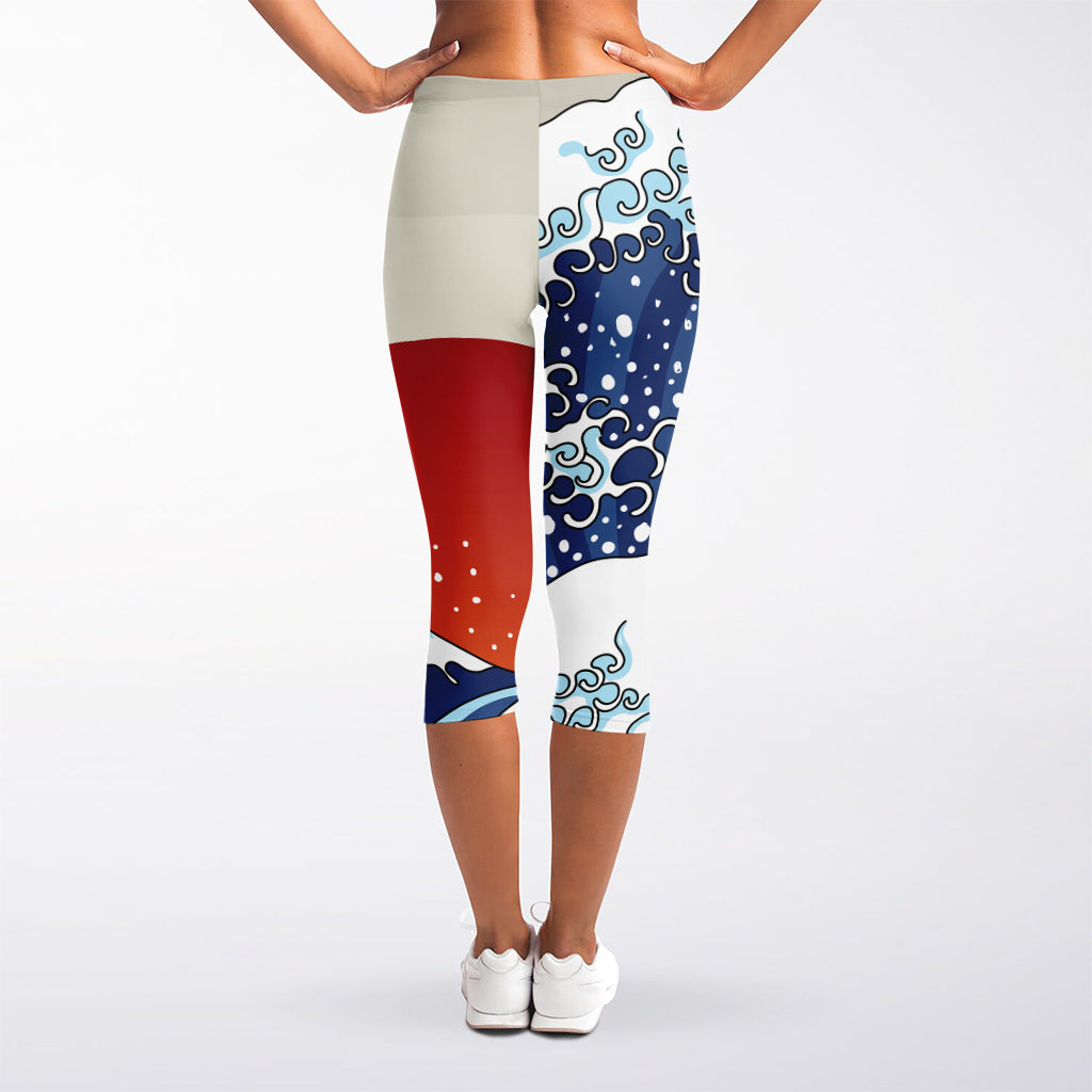 Ancient Great Japanese Wave Print Women's Capri Leggings