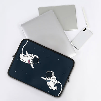 Astronaut Couple In Space Print Laptop Sleeve
