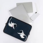 Astronaut Couple In Space Print Laptop Sleeve