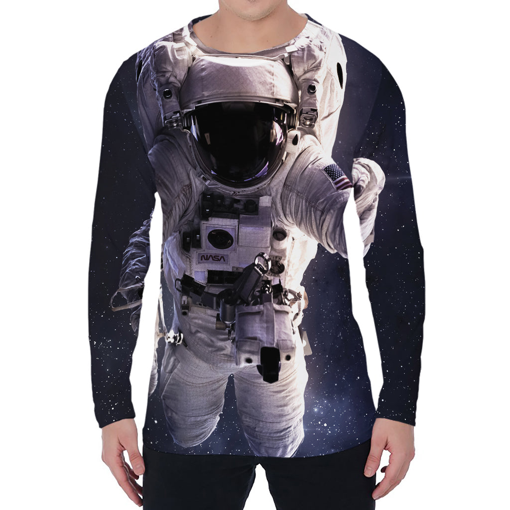 Astronaut Floating In Outer Space Print Men's Long Sleeve T-Shirt