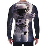Astronaut Floating In Outer Space Print Men's Long Sleeve T-Shirt