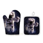 Astronaut Floating In Outer Space Print Oven Mitt And Pot Holder Set