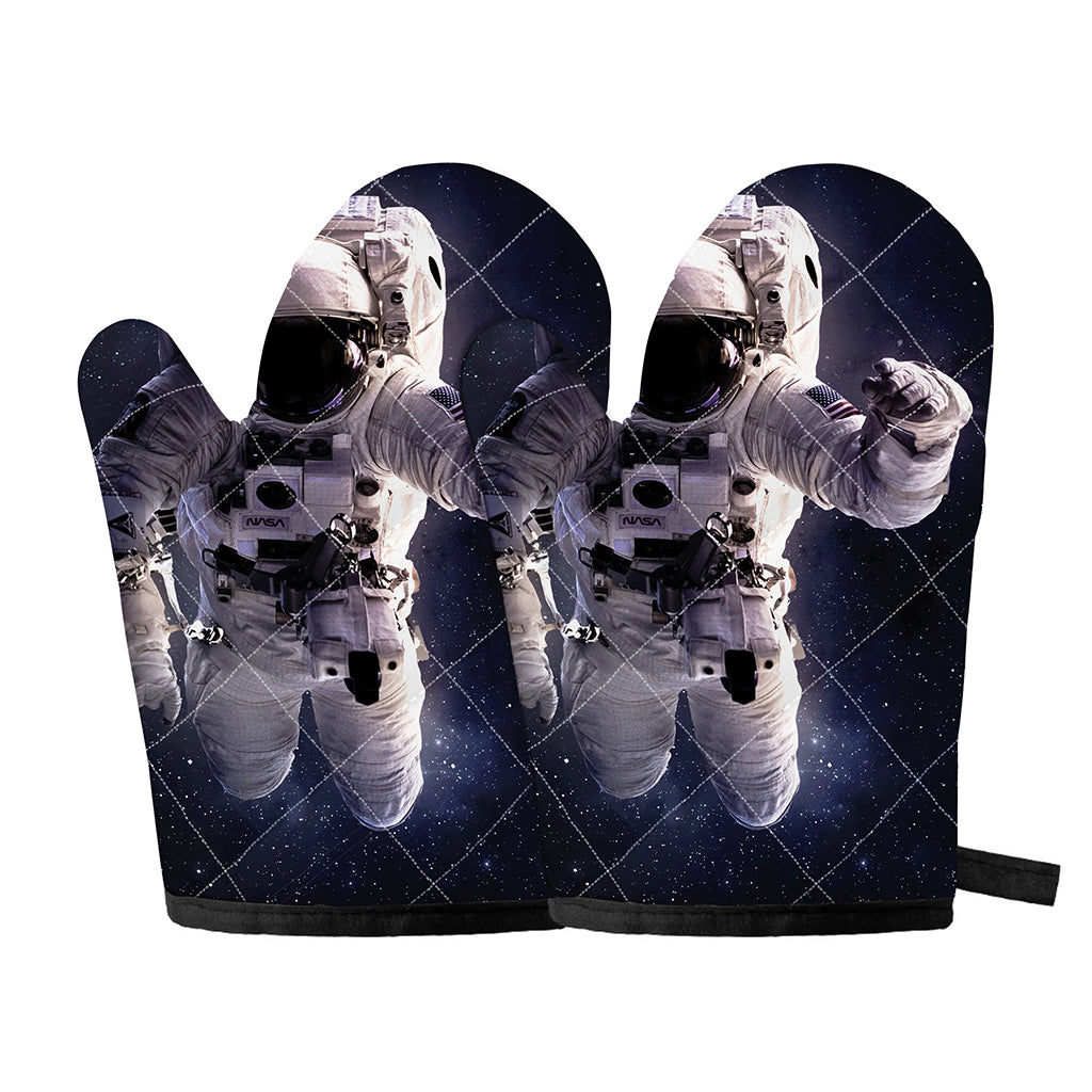Astronaut Floating In Outer Space Print Oven Mitts