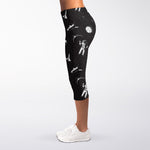 Astronaut In Space Pattern Print Women's Capri Leggings