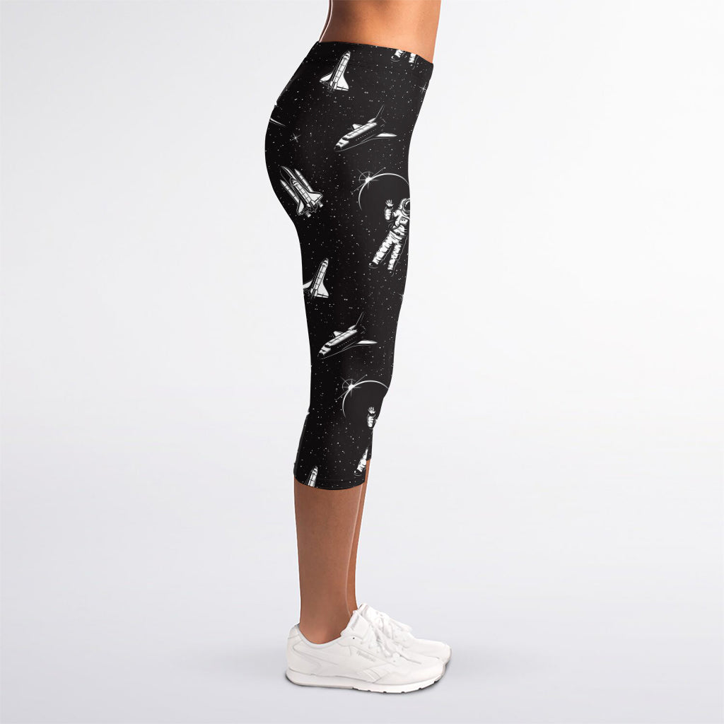 Astronaut In Space Pattern Print Women's Capri Leggings