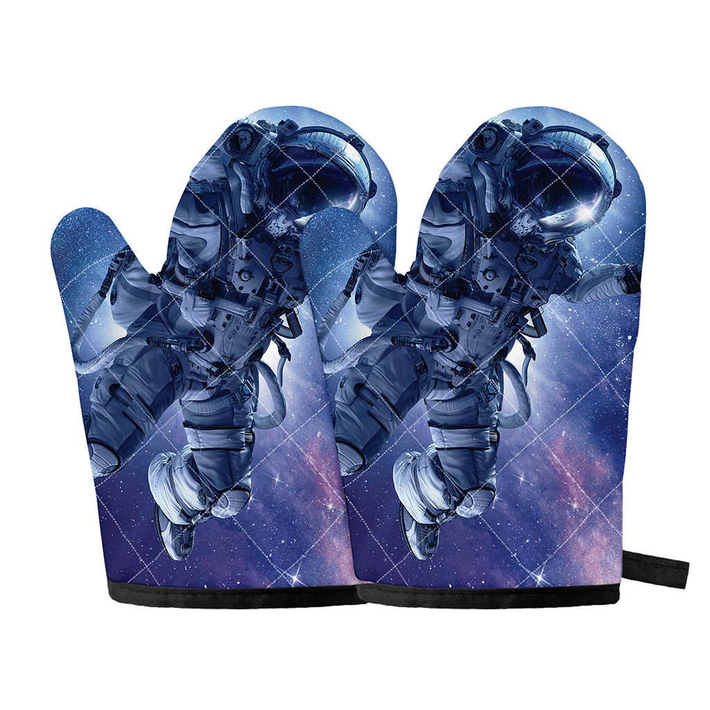 Astronaut On Space Mission Print Oven Mitts