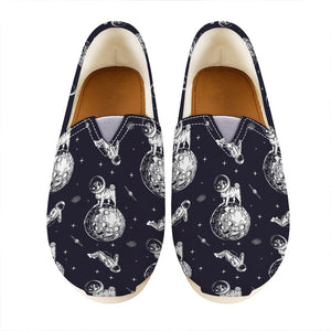 Astronaut Pug In Space Pattern Print Casual Shoes