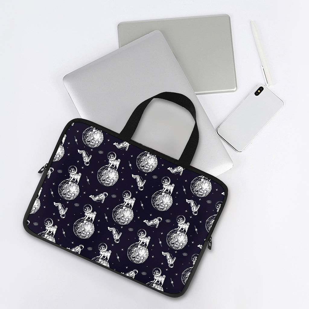 Astronaut Pug In Space Pattern Print Laptop Sleeve With Handle