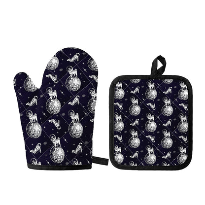 Astronaut Pug In Space Pattern Print Oven Mitt And Pot Holder Set