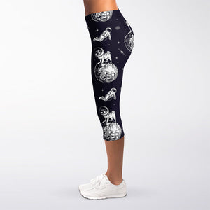 Astronaut Pug In Space Pattern Print Women's Capri Leggings