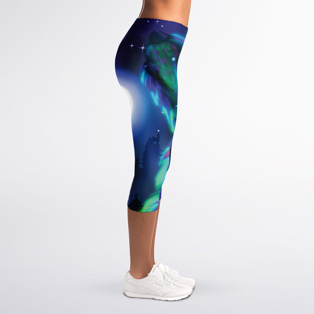 Aurora Howling Wolf Spirit Print Women's Capri Leggings