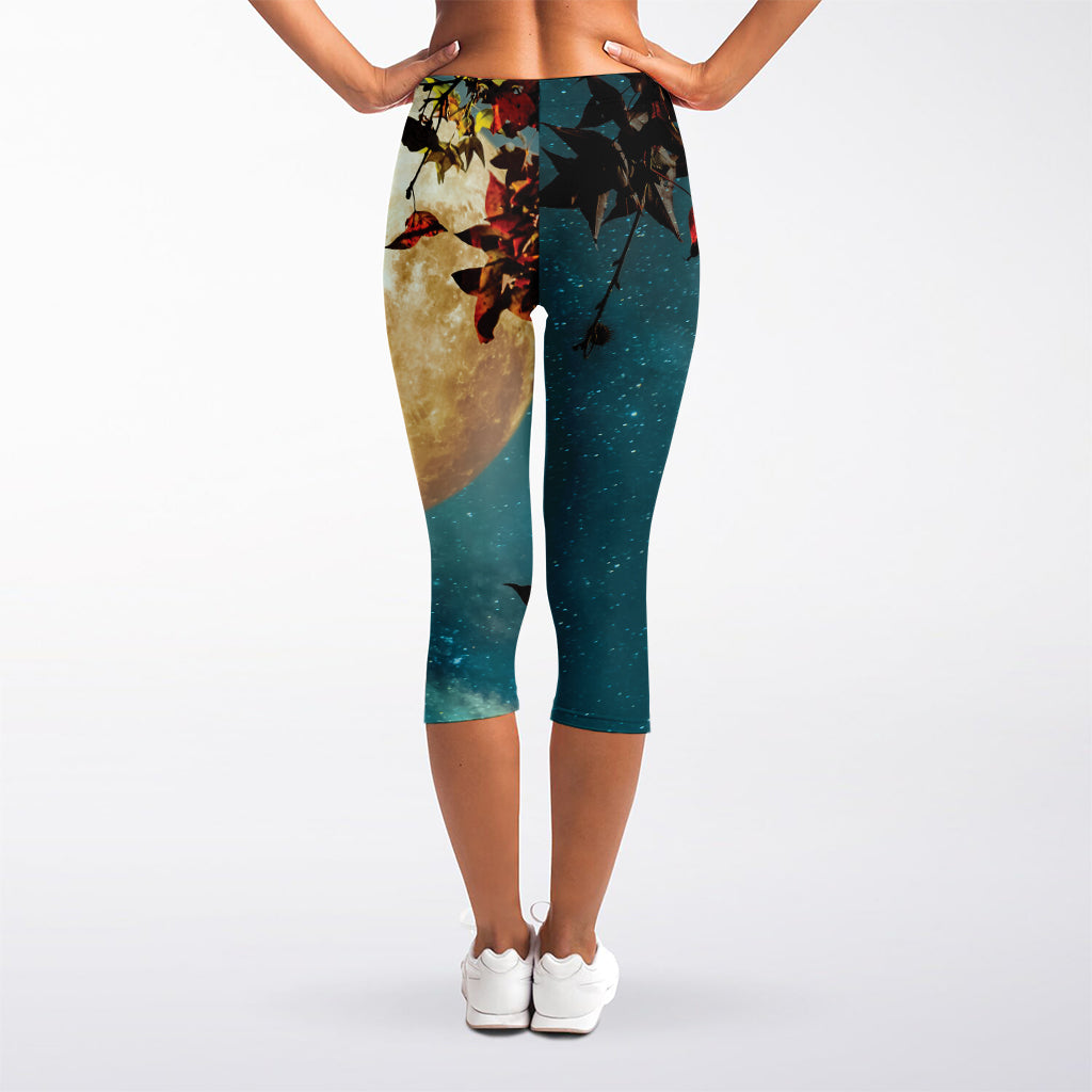 Autumn Full Moon Print Women's Capri Leggings