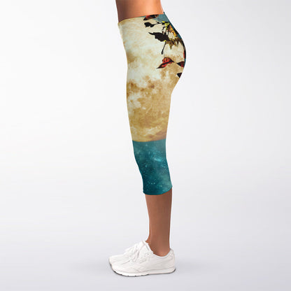 Autumn Full Moon Print Women's Capri Leggings
