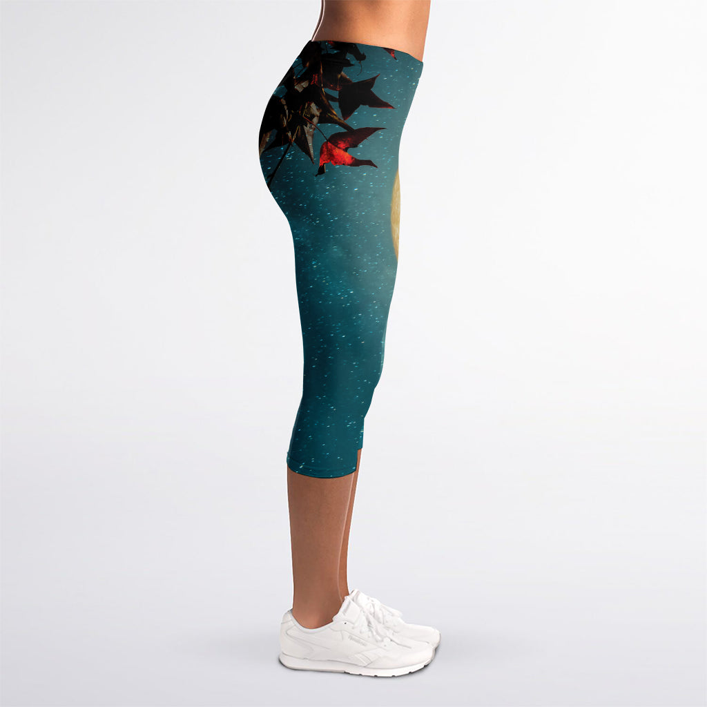 Autumn Full Moon Print Women's Capri Leggings