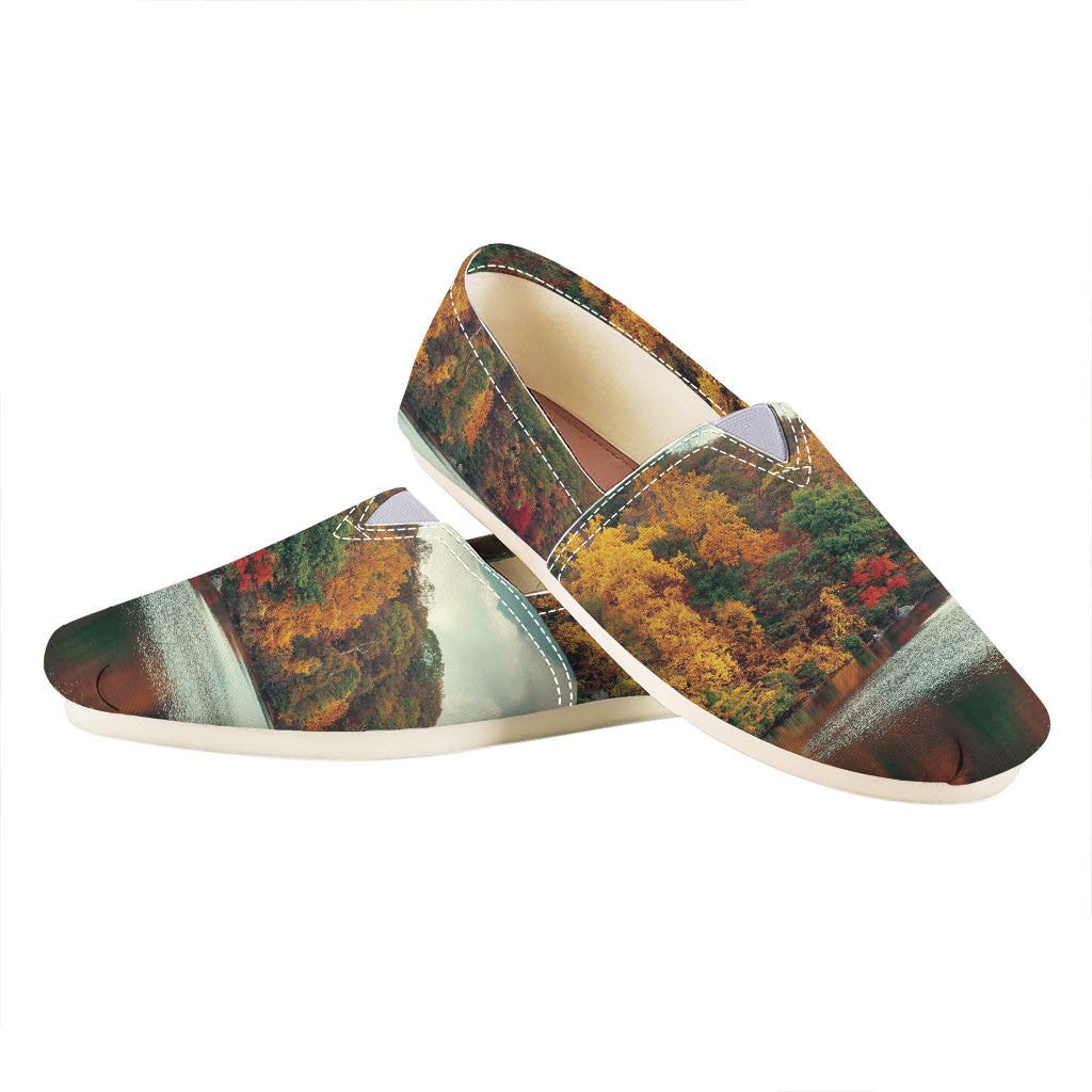 Autumn Lake Print Casual Shoes