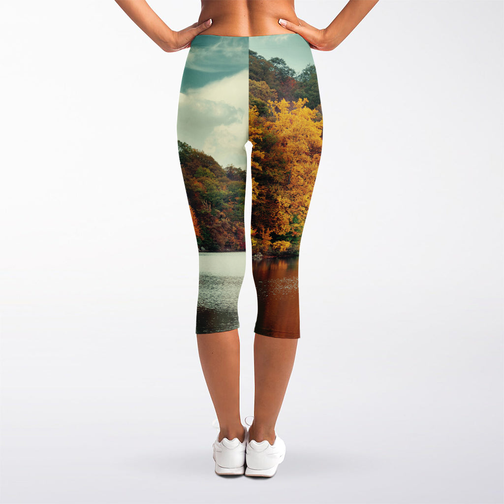 Autumn Lake Print Women's Capri Leggings