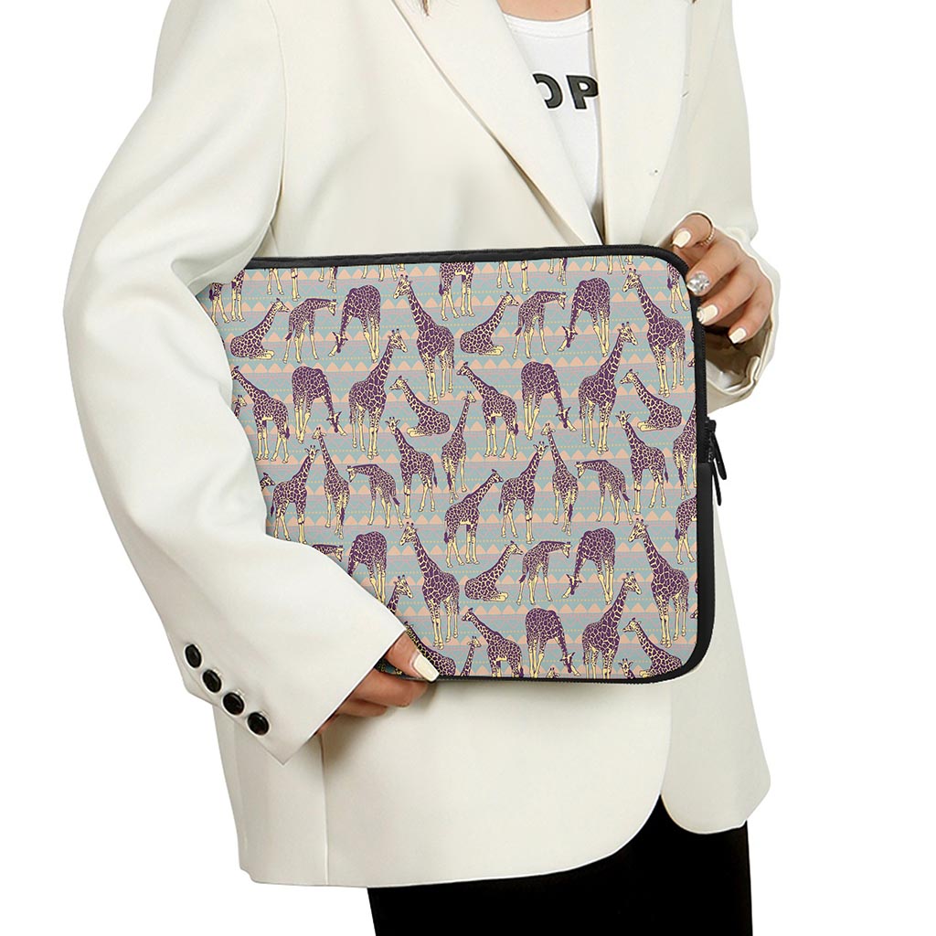 Aztec Giraffe Pattern Print Laptop Sleeve
