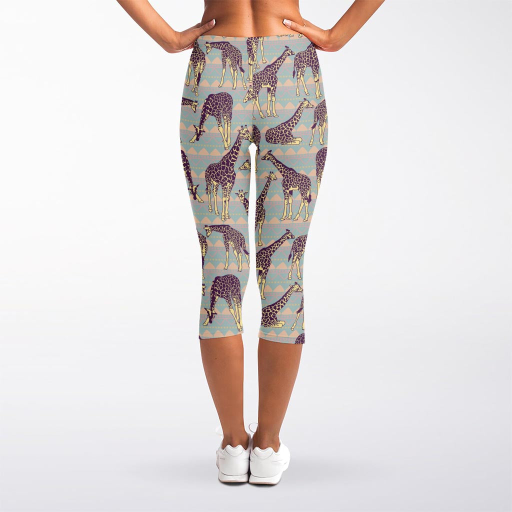 Aztec Giraffe Pattern Print Women's Capri Leggings