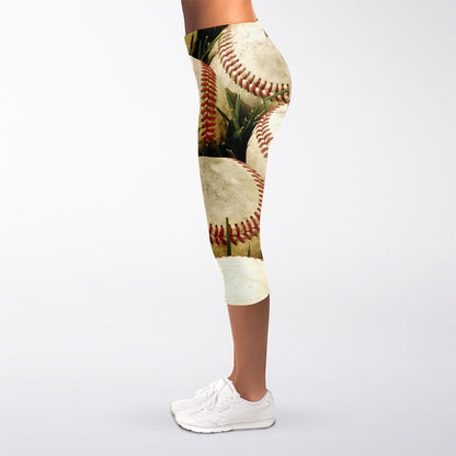 Baseballs On Field Print Women's Capri Leggings
