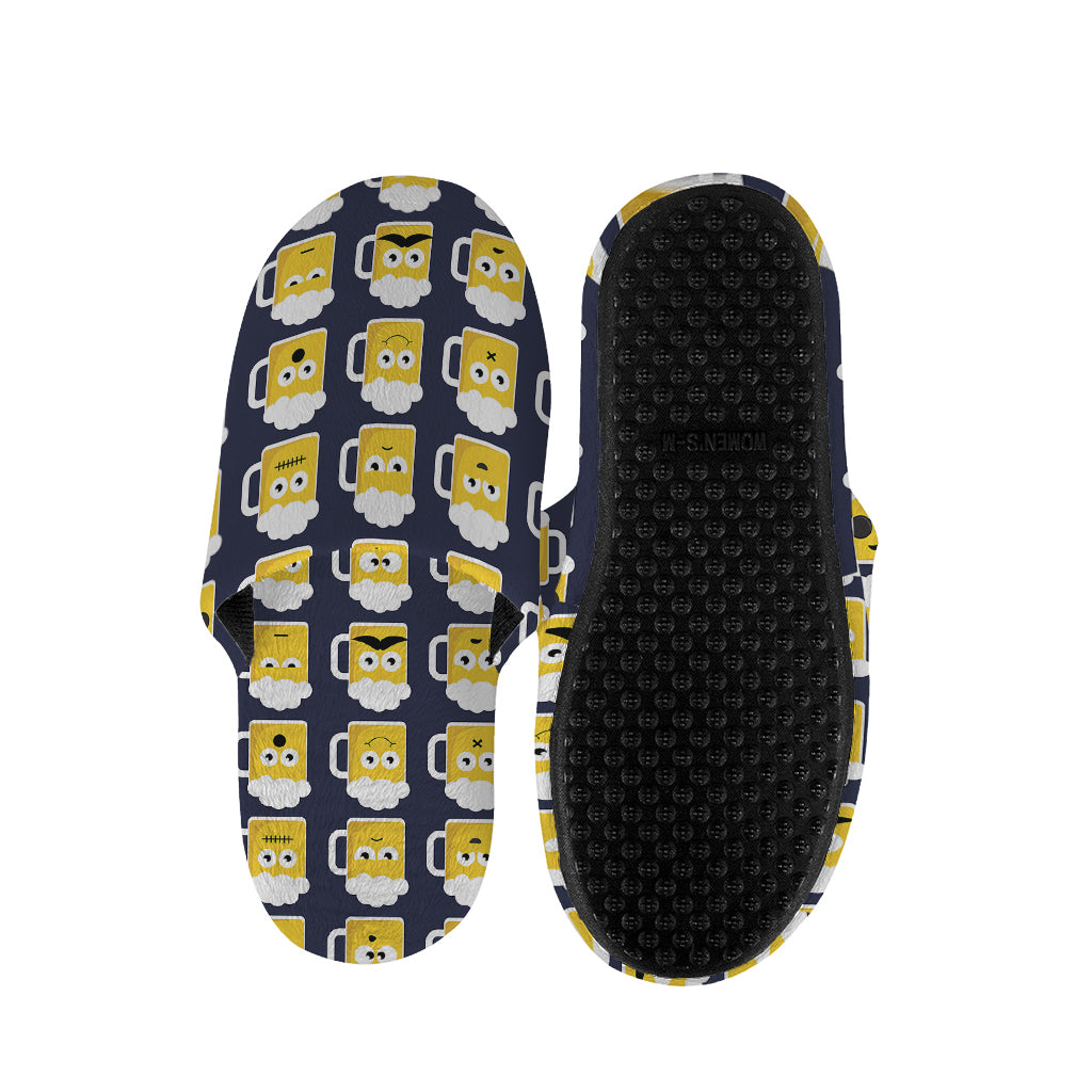Beer Emoji Pattern Print Slippers