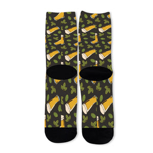 Beer Hop Cone And Leaf Pattern Print Long Socks