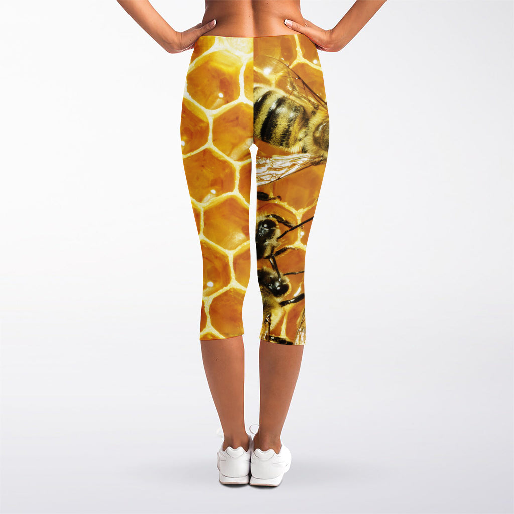 Bees And Honeycomb Print Women's Capri Leggings