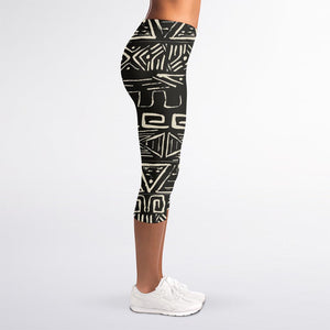 Beige Aztec Pattern Print Women's Capri Leggings