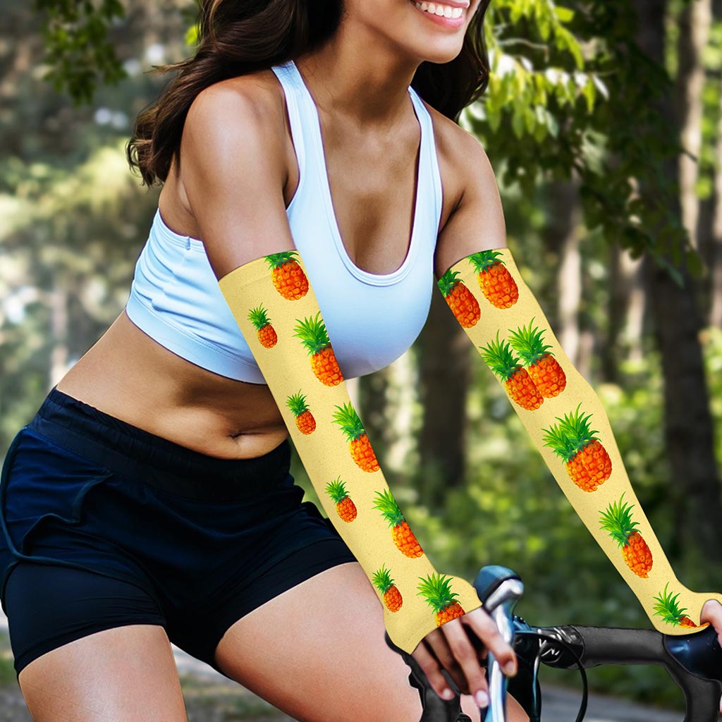 Beige Watercolor Pineapple Pattern Print Sun Protection Arm Sleeves