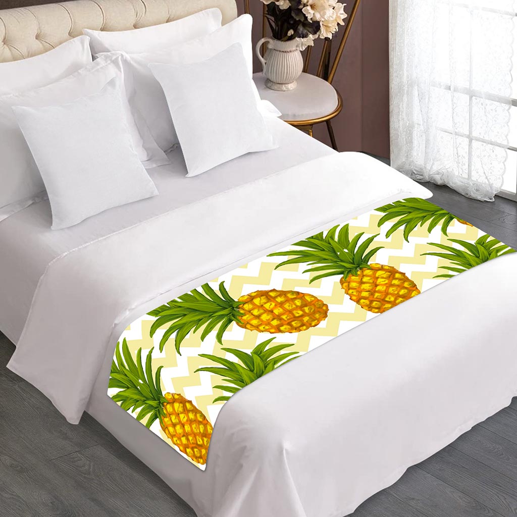 Beige Zig Zag Pineapple Pattern Print Bed Runner