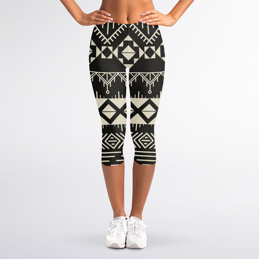 Black And Beige Aztec Pattern Print Women's Capri Leggings