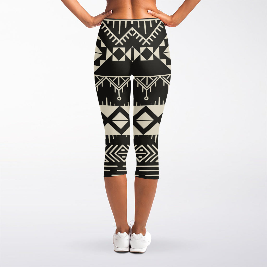 Black And Beige Aztec Pattern Print Women's Capri Leggings